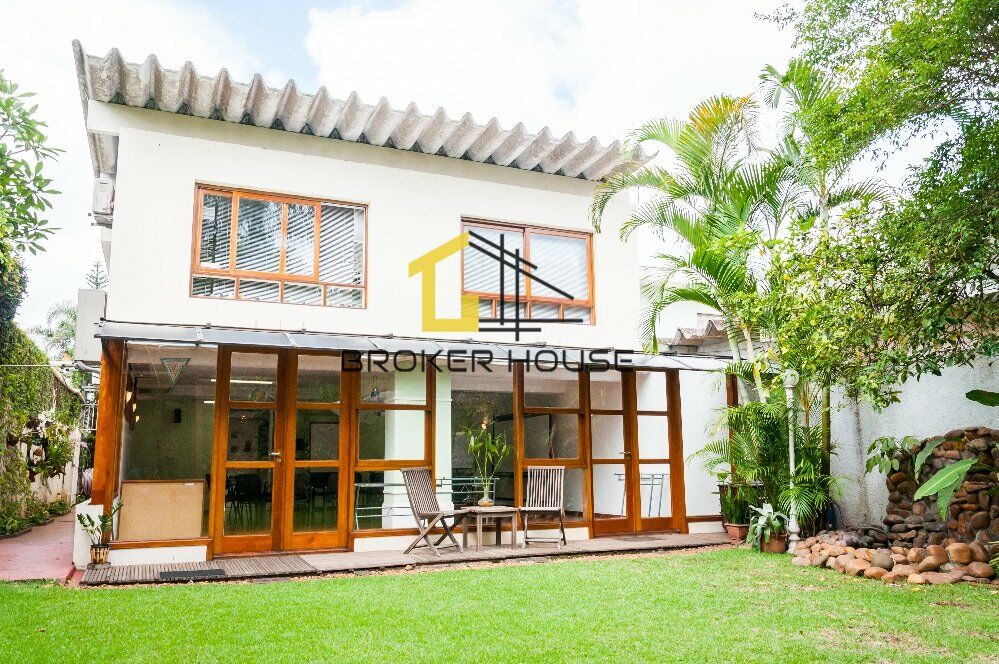 Casa à venda com 4 quartos, 365m² - Foto 1