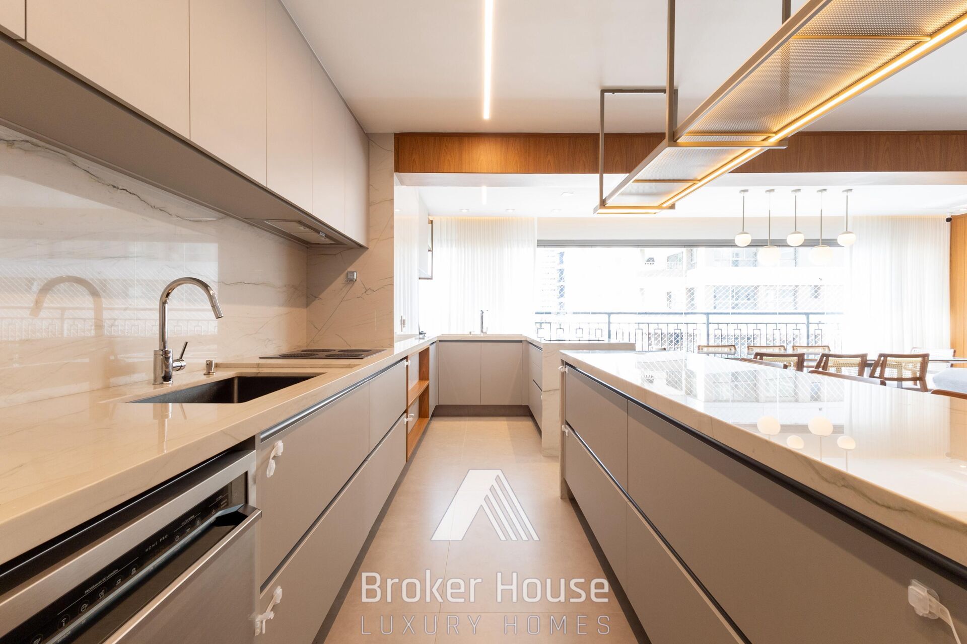 Apartamento à venda com 3 quartos, 153m² - Foto 12