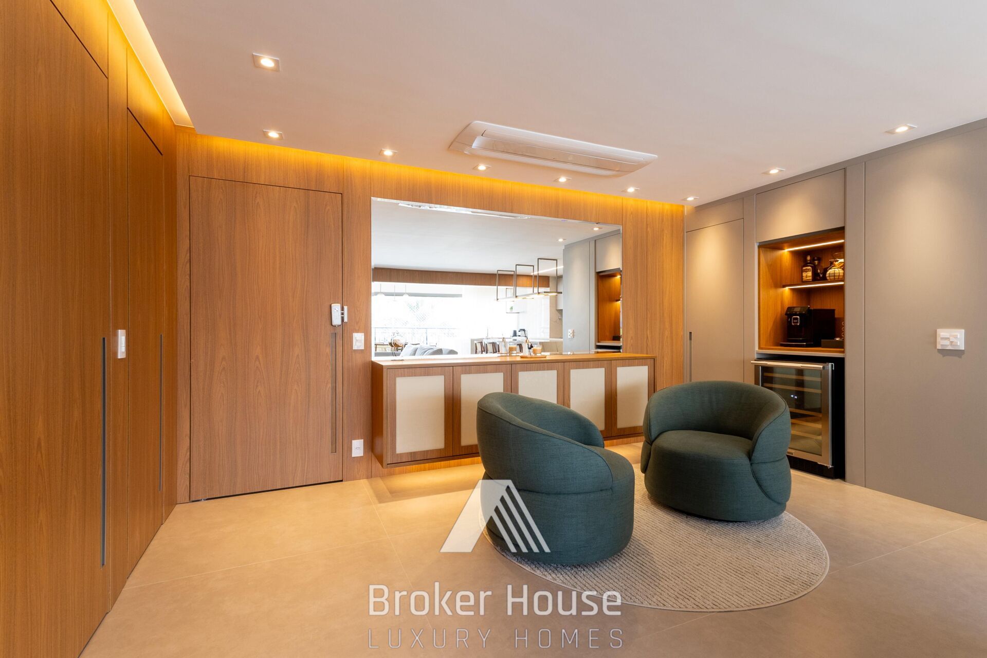 Apartamento à venda com 3 quartos, 153m² - Foto 9