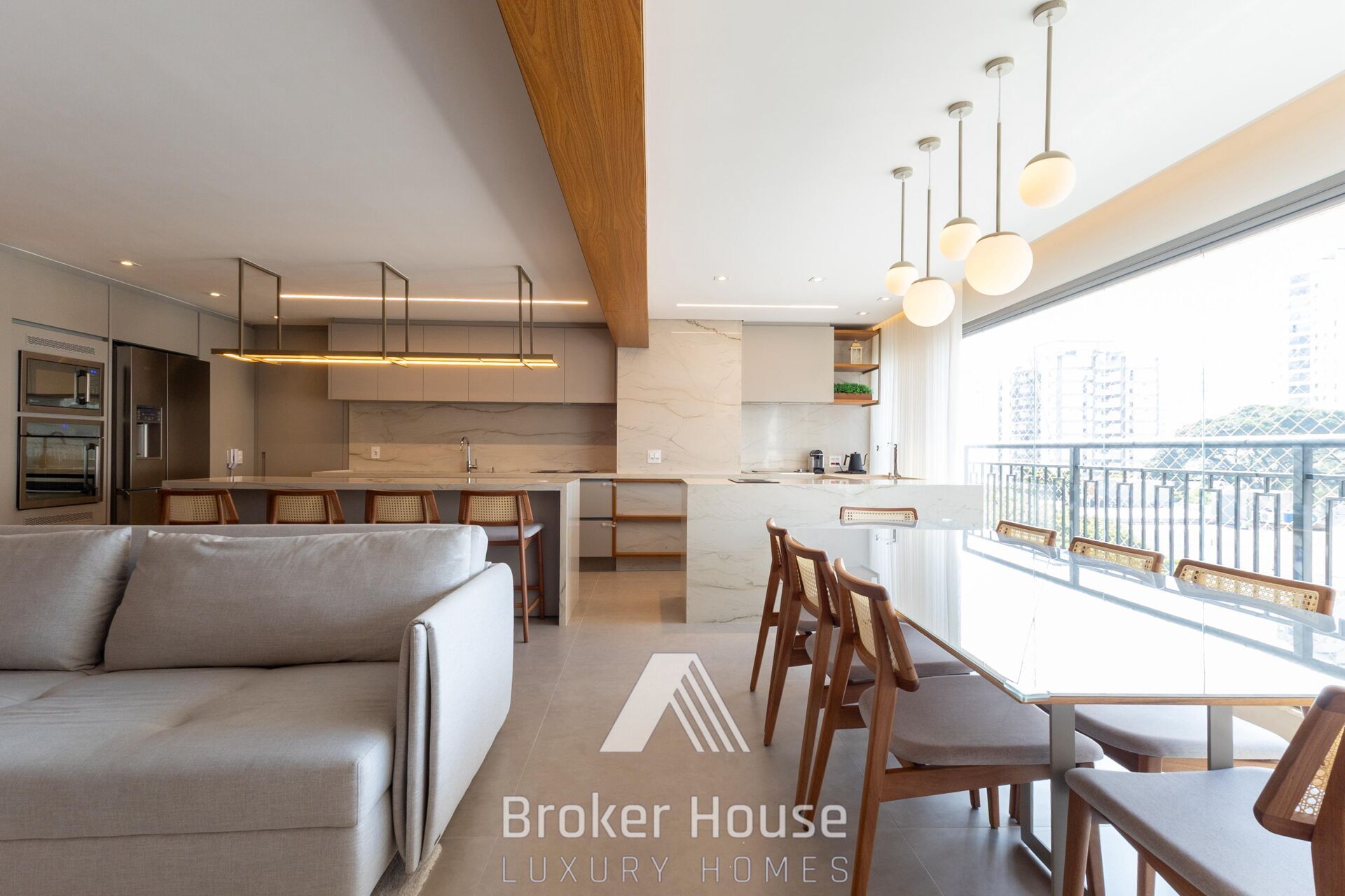 Apartamento à venda com 3 quartos, 153m² - Foto 2