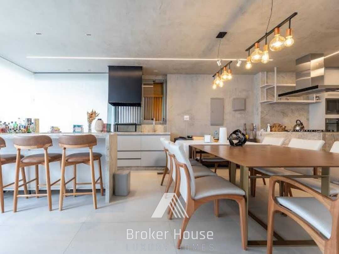 Apartamento à venda com 3 quartos, 167m² - Foto 2