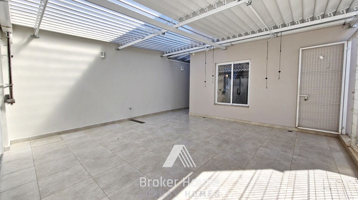 Casa à venda com 3 quartos, 278m² - Foto 6