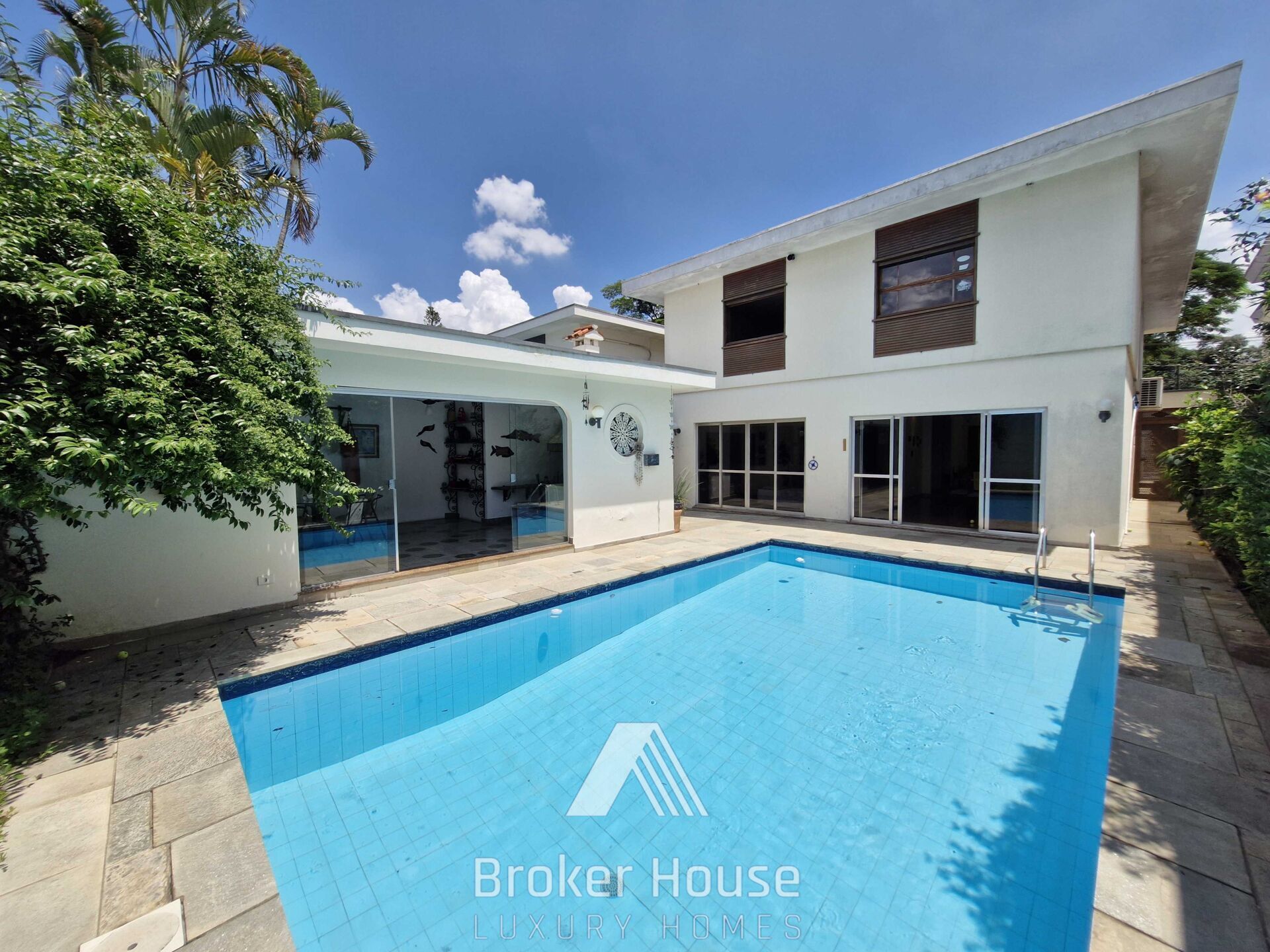 Casa, 4 quartos, 363 m² - Foto 1