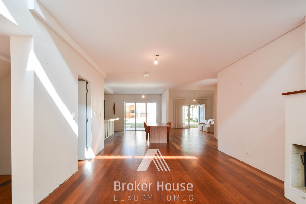 Casa, 5 quartos, 299 m² - Foto 1