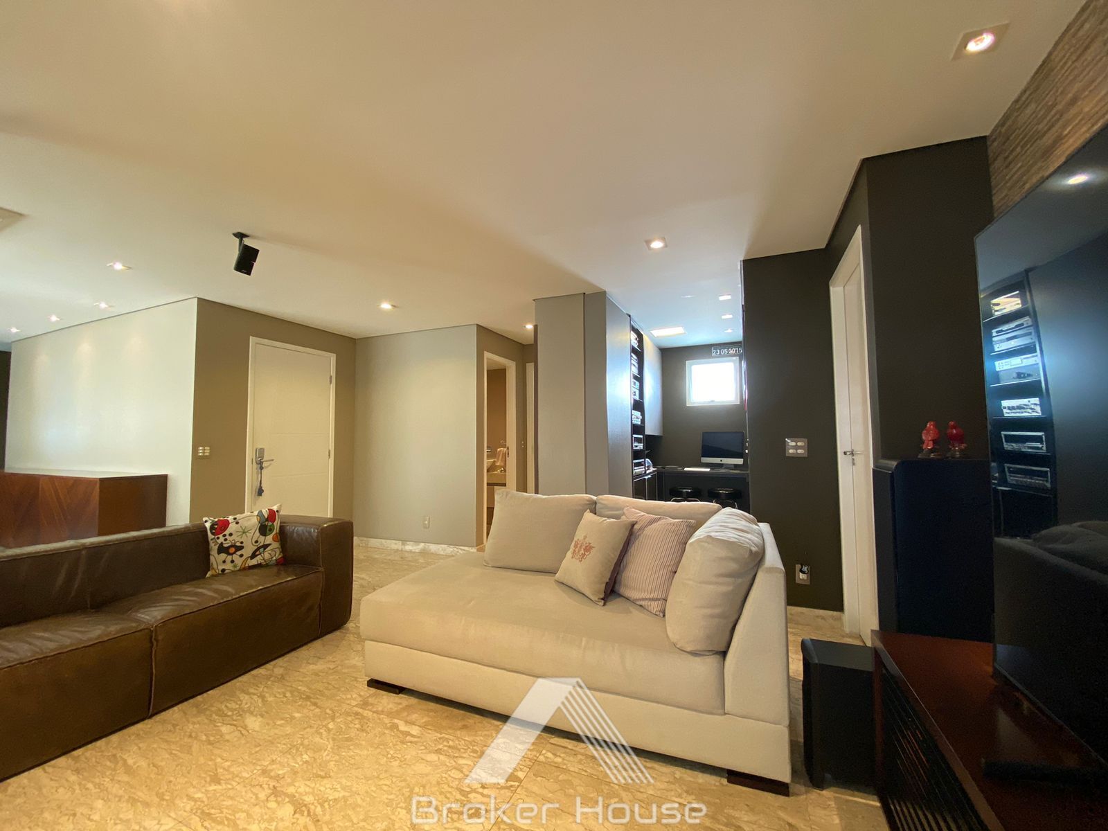 Apartamento à venda com 3 quartos, 154m² - Foto 15