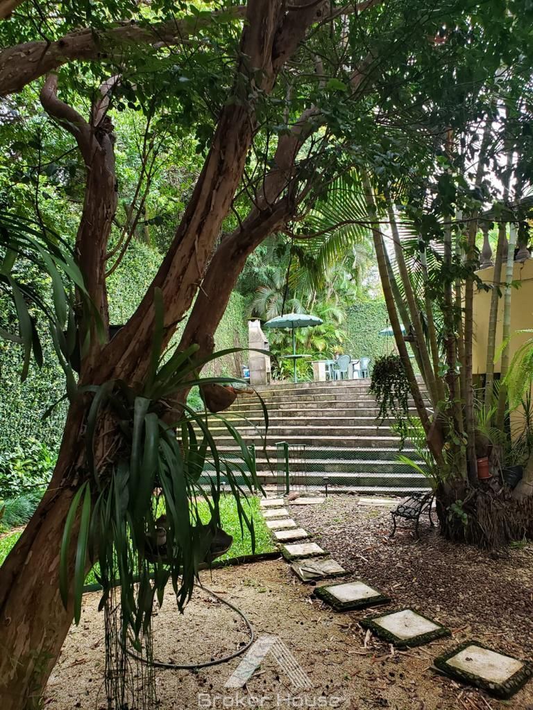 Casa à venda com 5 quartos, 351m² - Foto 9