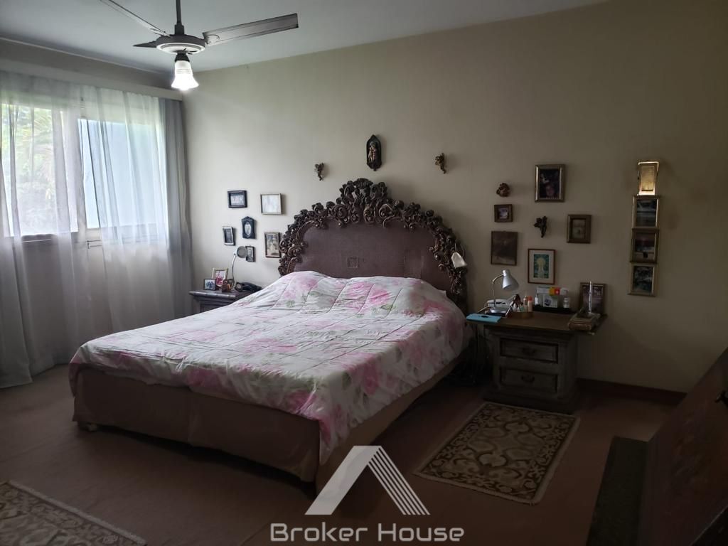 Casa à venda com 5 quartos, 351m² - Foto 25