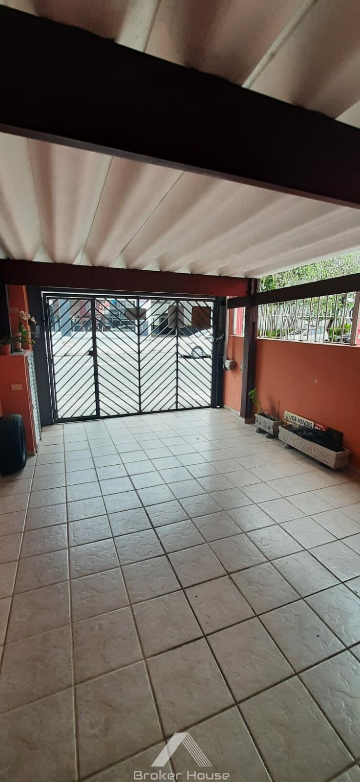 Casa à venda com 2 quartos, 110m² - Foto 2