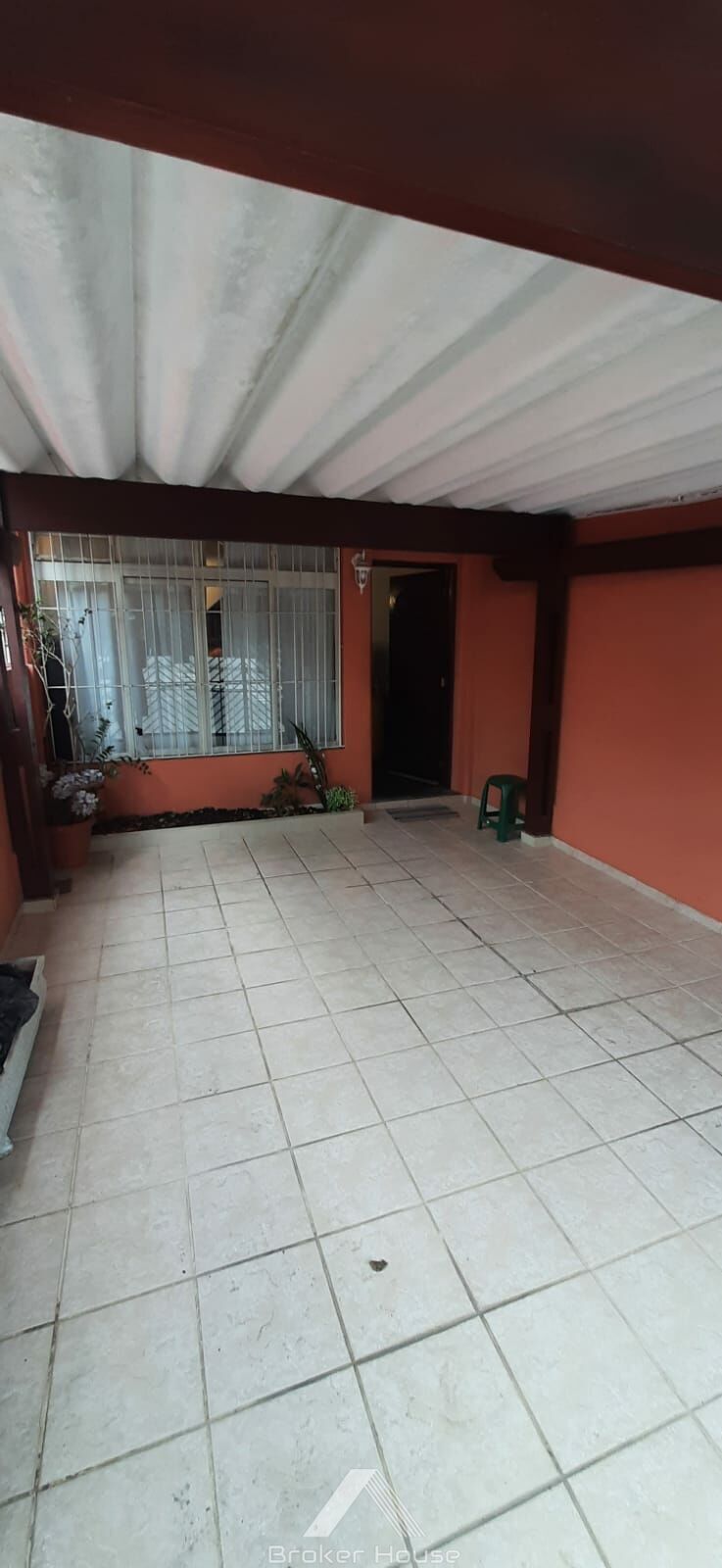 Casa à venda com 2 quartos, 110m² - Foto 1