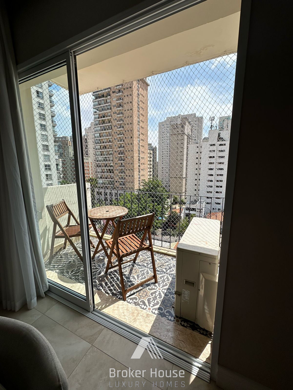 Apartamento à venda com 3 quartos, 115m² - Foto 3