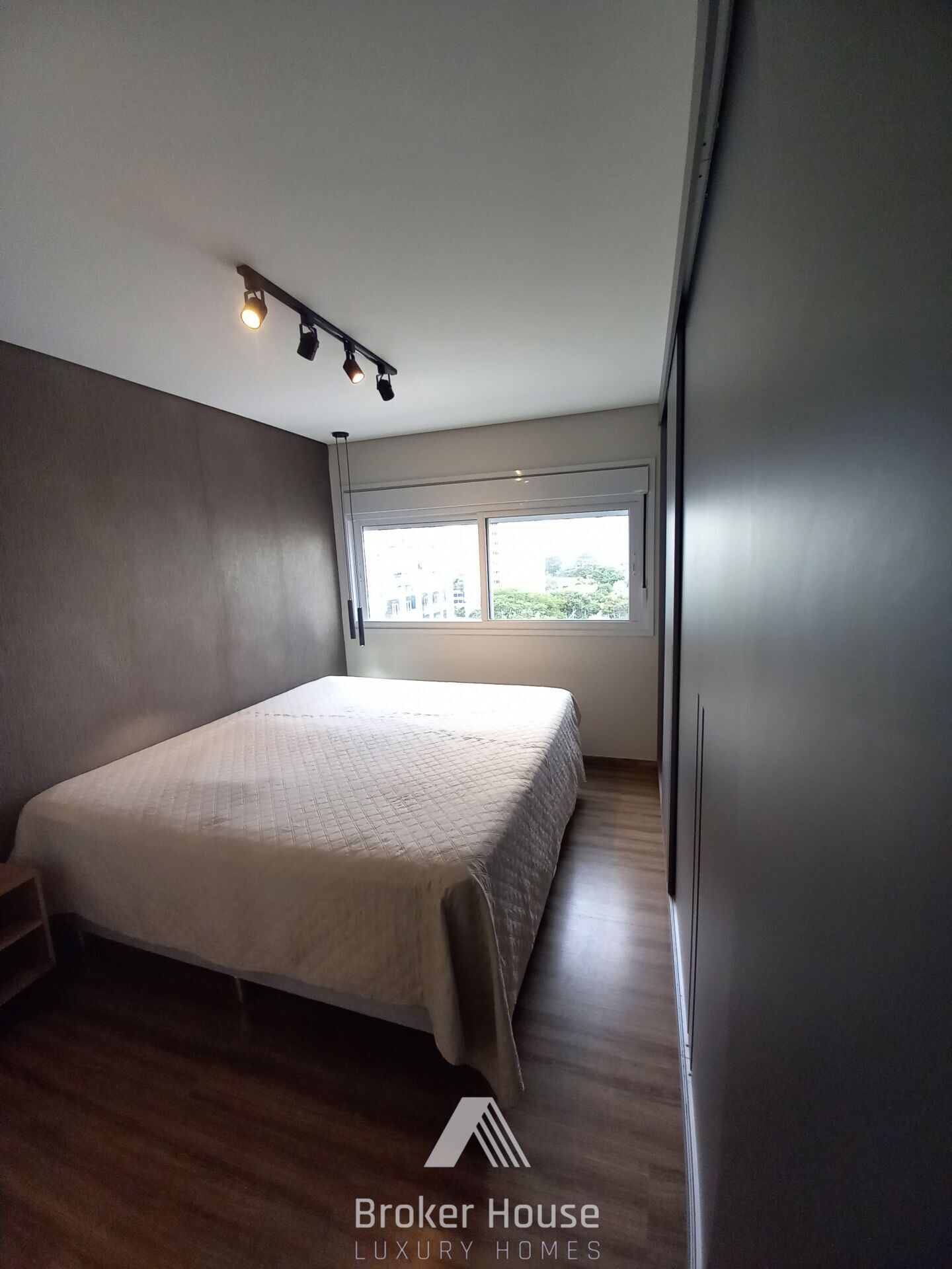 Apartamento para alugar com 3 quartos, 106m² - Foto 14