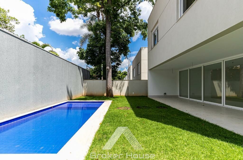 Casa de Condomínio à venda com 4 quartos, 525m² - Foto 1