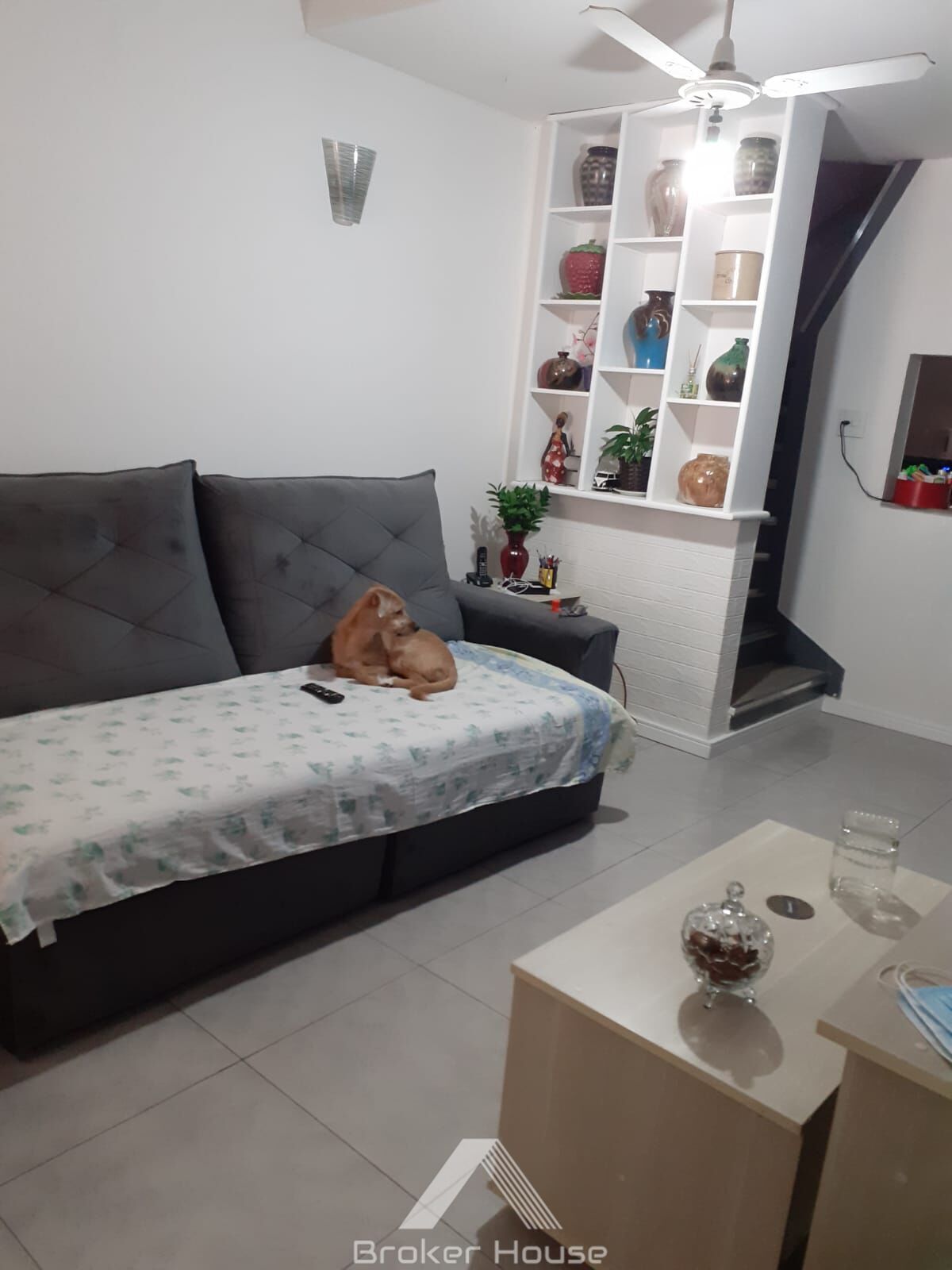 Casa à venda com 2 quartos, 80m² - Foto 2