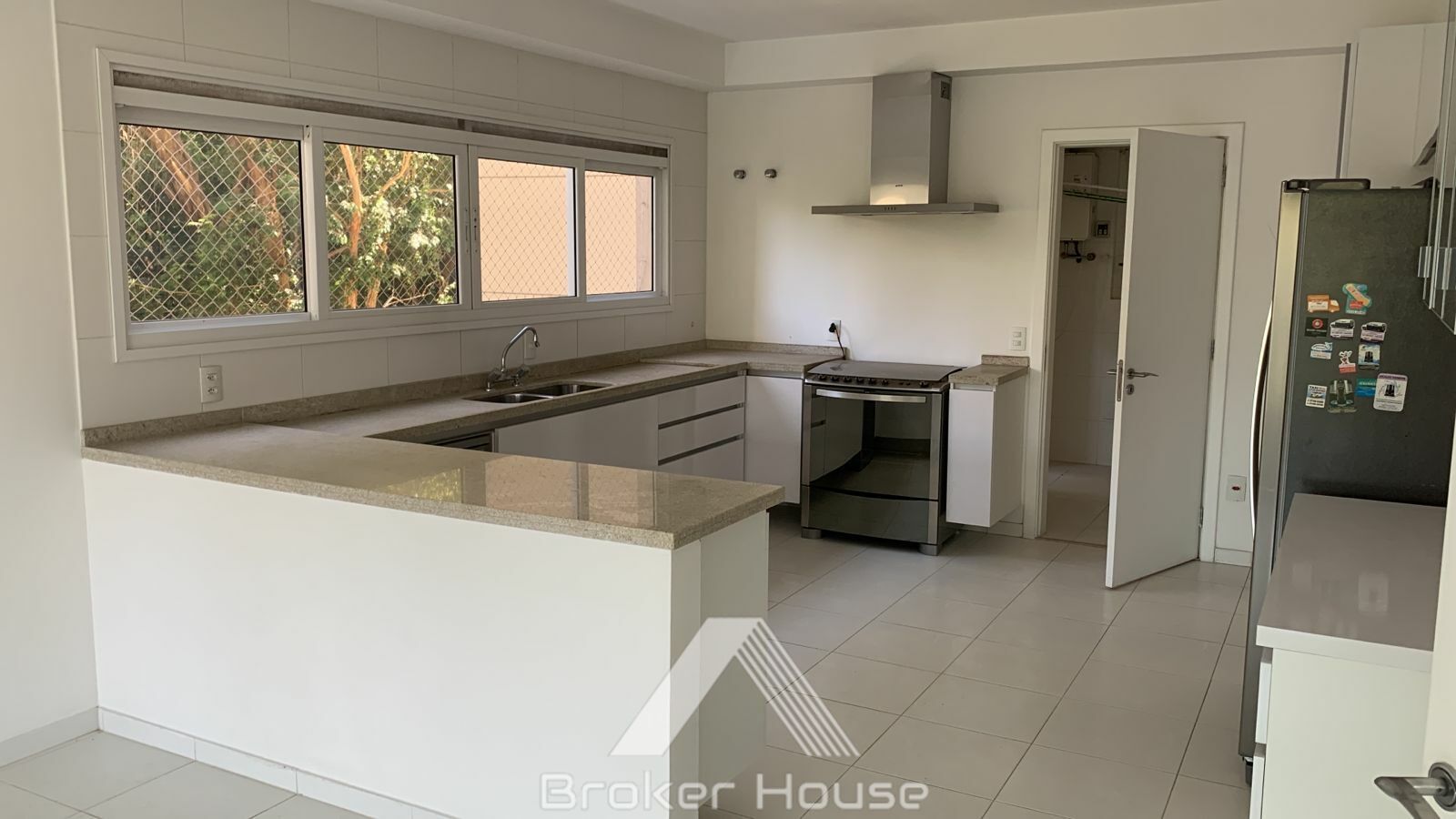 Apartamento para alugar com 5 quartos, 470m² - Foto 13