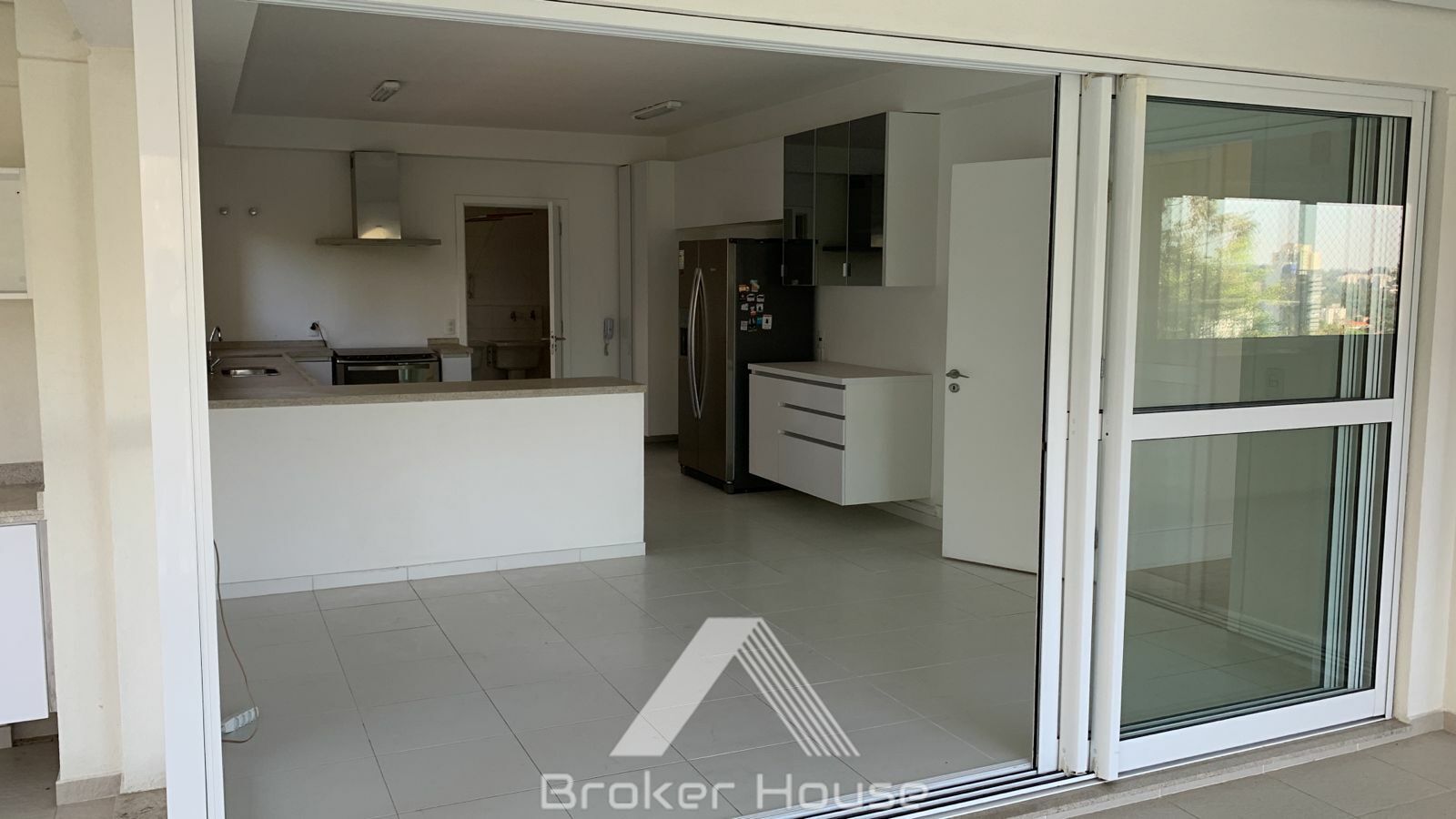 Apartamento para alugar com 5 quartos, 470m² - Foto 11