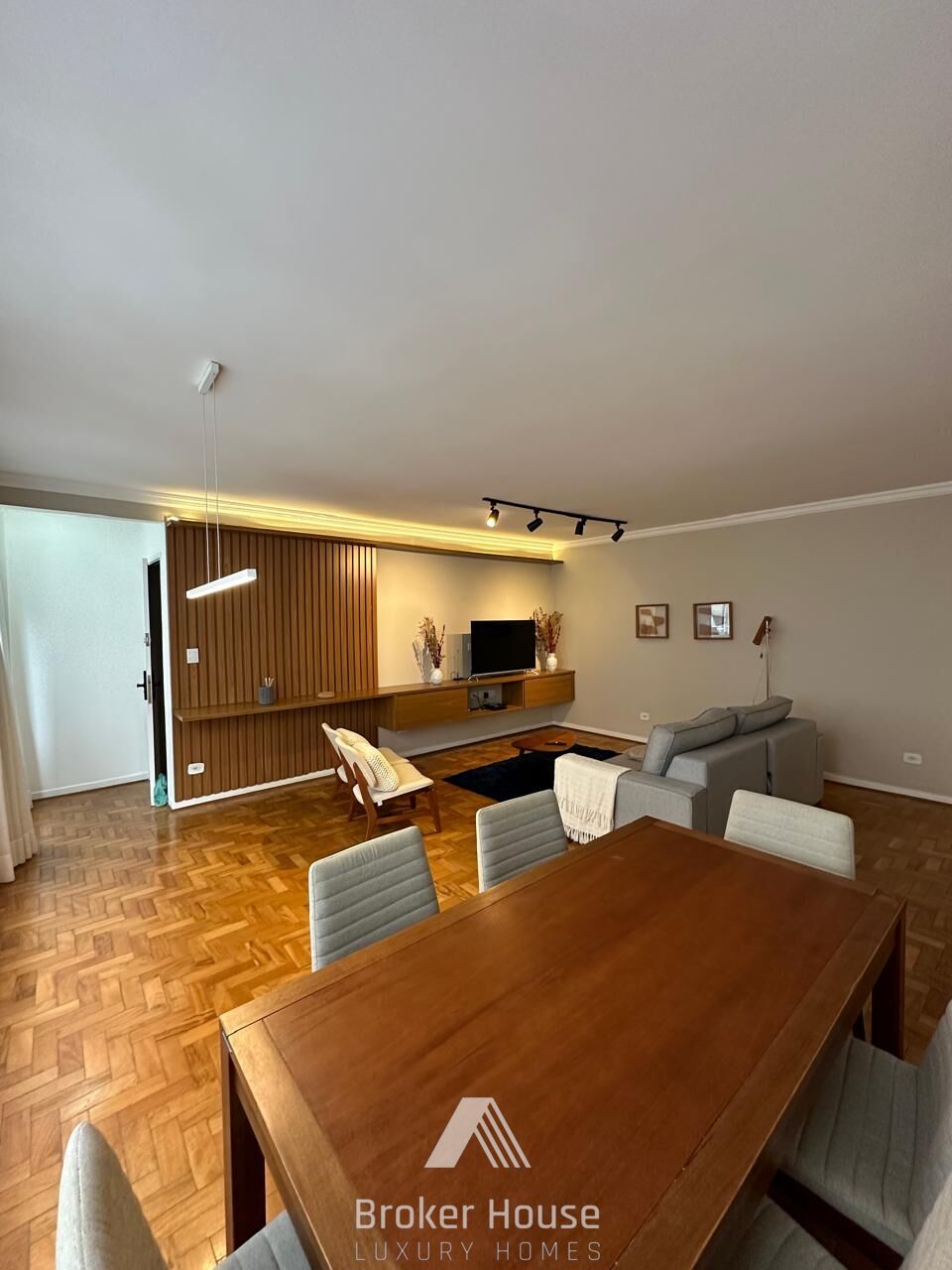 Apartamento à venda com 3 quartos, 134m² - Foto 4