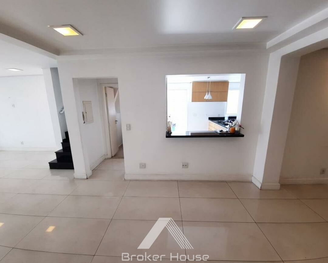 Casa à venda com 4 quartos, 400m² - Foto 2