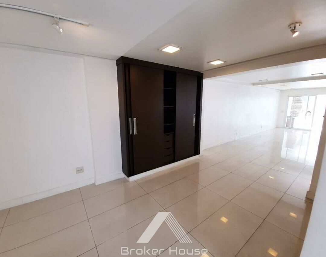 Casa à venda com 4 quartos, 400m² - Foto 5