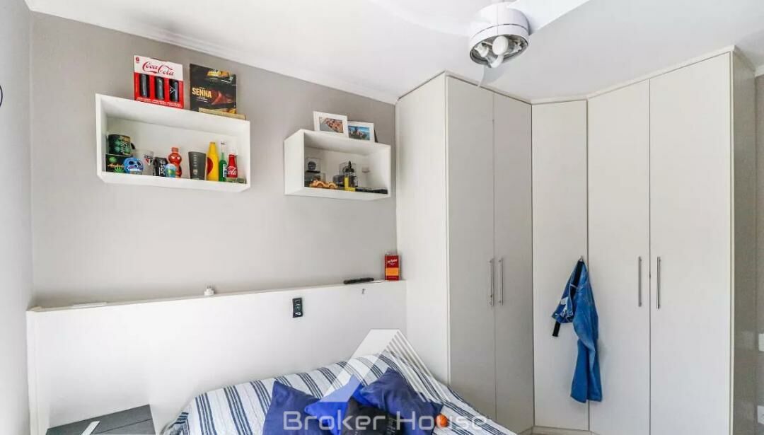 Casa à venda com 4 quartos, 210m² - Foto 12