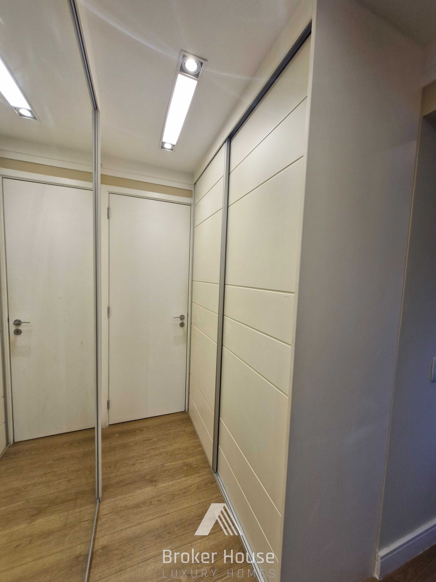 Apartamento para alugar com 3 quartos, 143m² - Foto 16