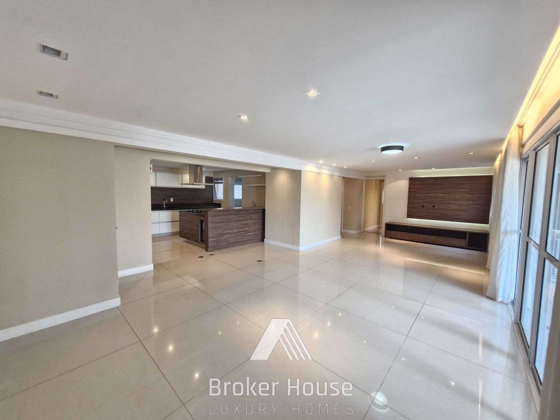 Apartamento para alugar com 3 quartos, 143m² - Foto 5