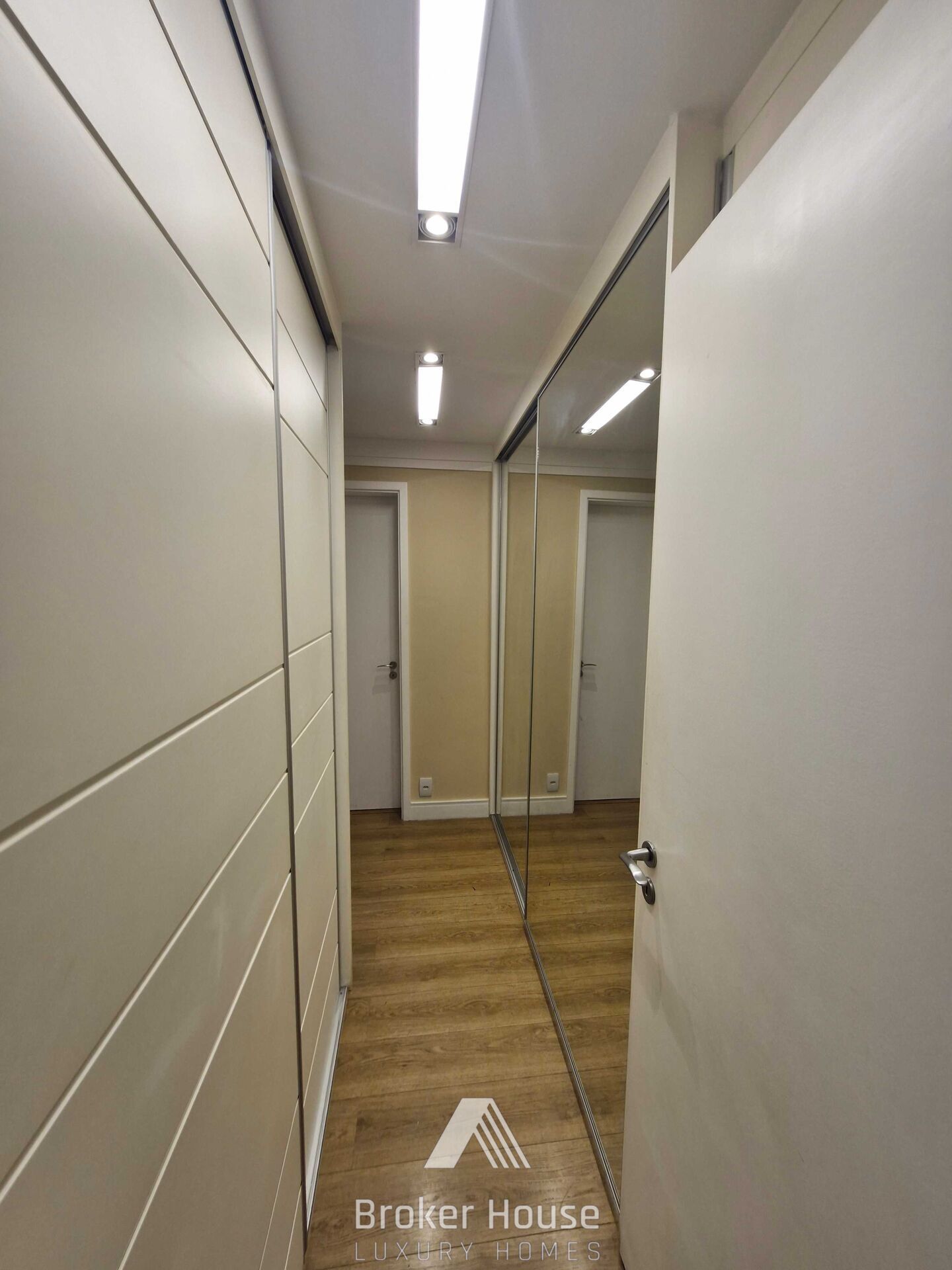 Apartamento para alugar com 3 quartos, 143m² - Foto 14