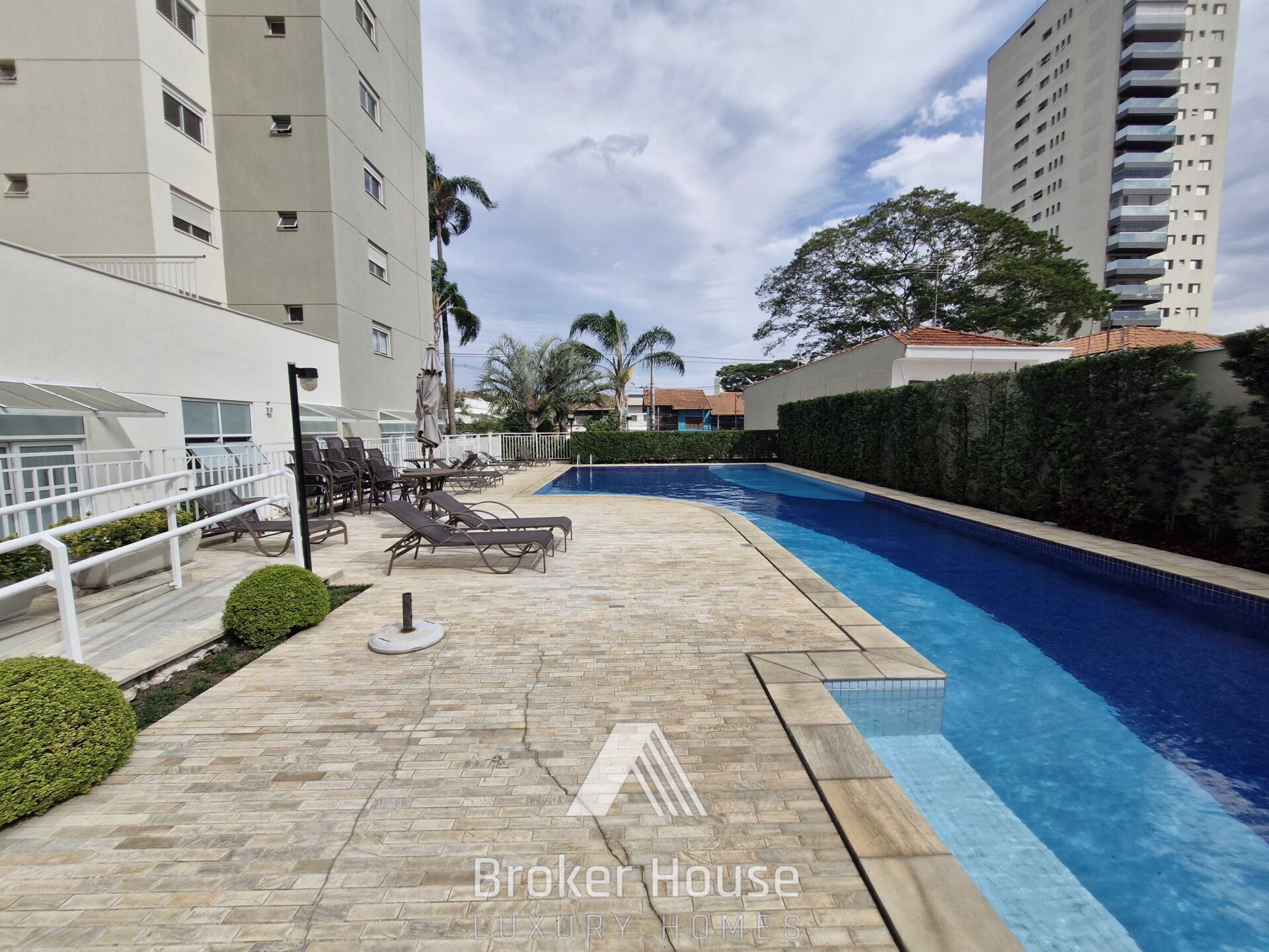Apartamento para alugar com 3 quartos, 143m² - Foto 32