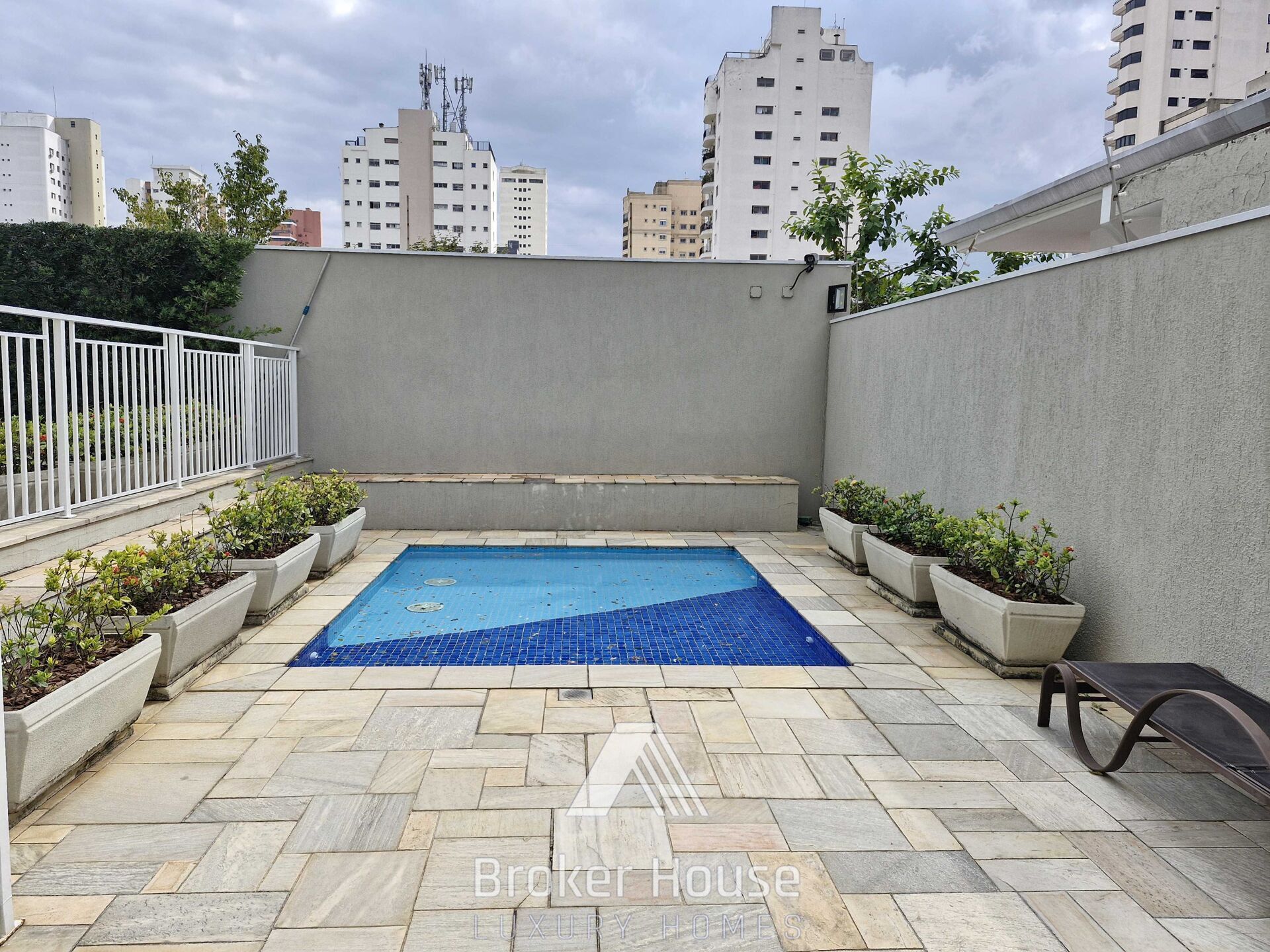 Apartamento para alugar com 3 quartos, 143m² - Foto 34