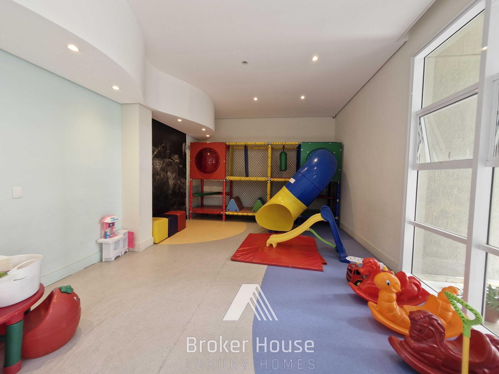 Apartamento para alugar com 3 quartos, 143m² - Foto 40