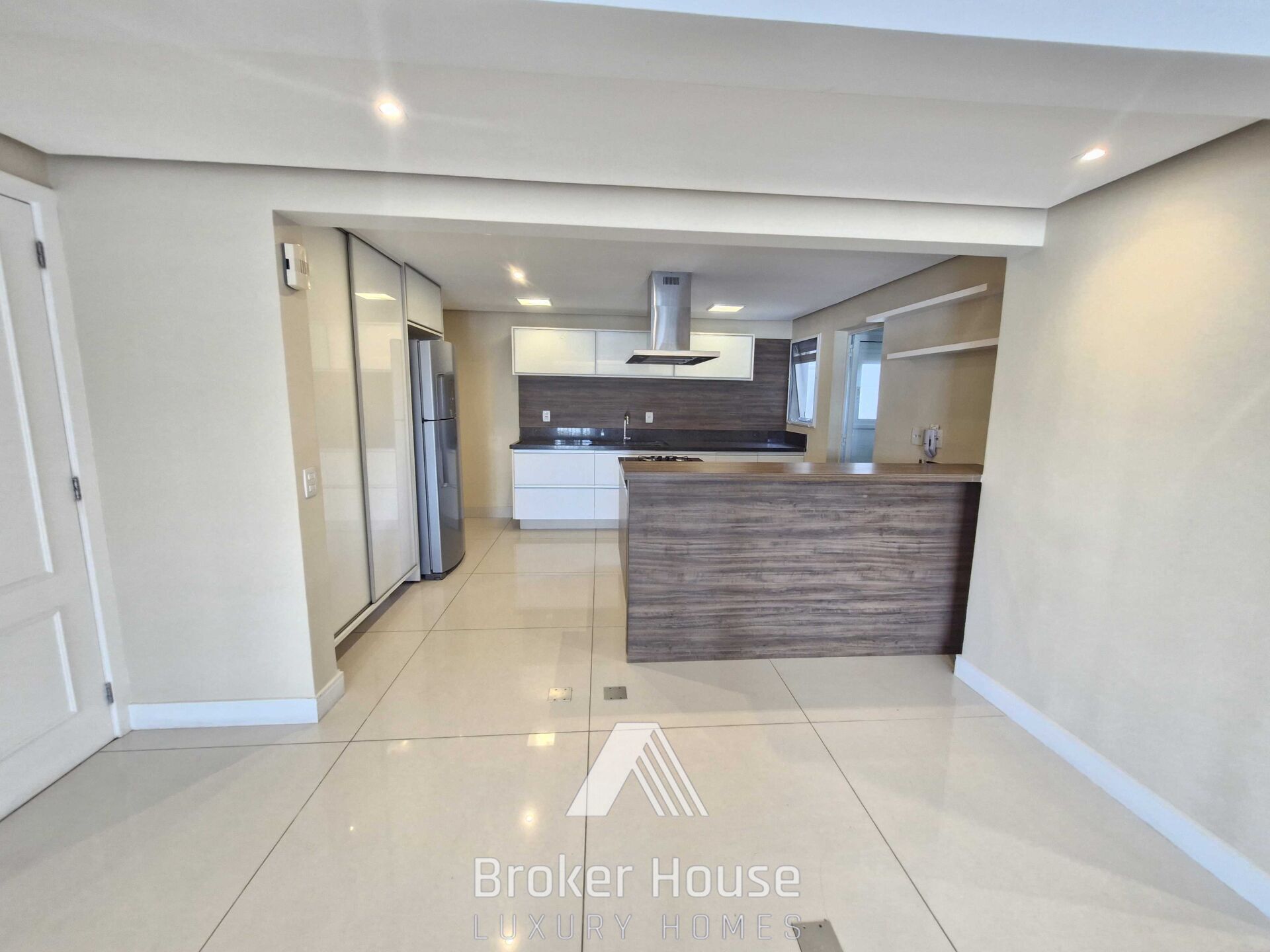Apartamento para alugar com 3 quartos, 143m² - Foto 21