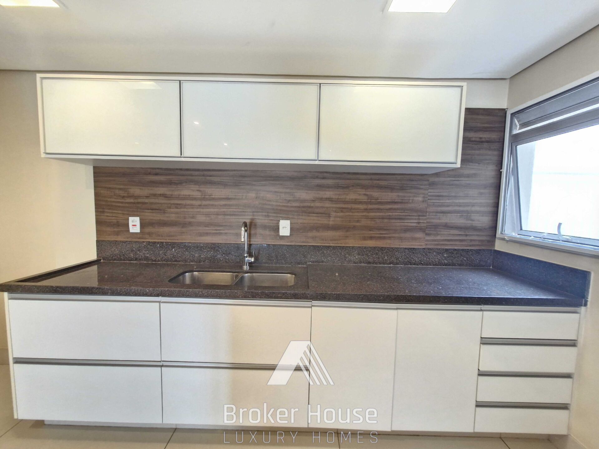 Apartamento para alugar com 3 quartos, 143m² - Foto 27