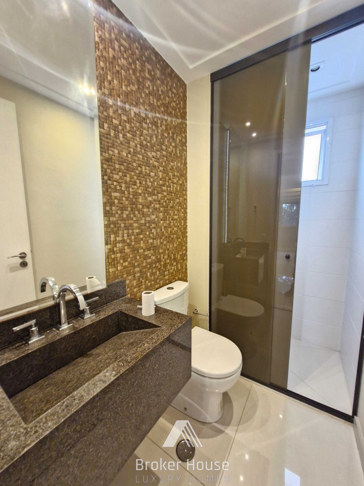 Apartamento para alugar com 3 quartos, 143m² - Foto 10
