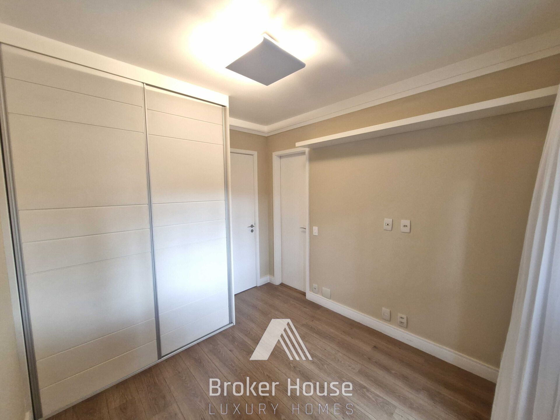 Apartamento para alugar com 3 quartos, 143m² - Foto 12