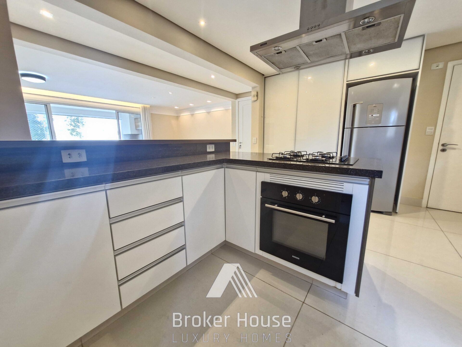 Apartamento para alugar com 3 quartos, 143m² - Foto 28