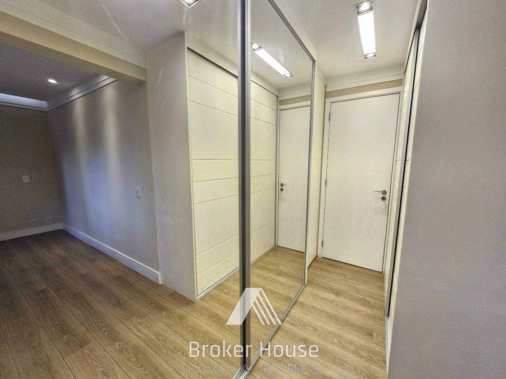 Apartamento para alugar com 3 quartos, 143m² - Foto 15