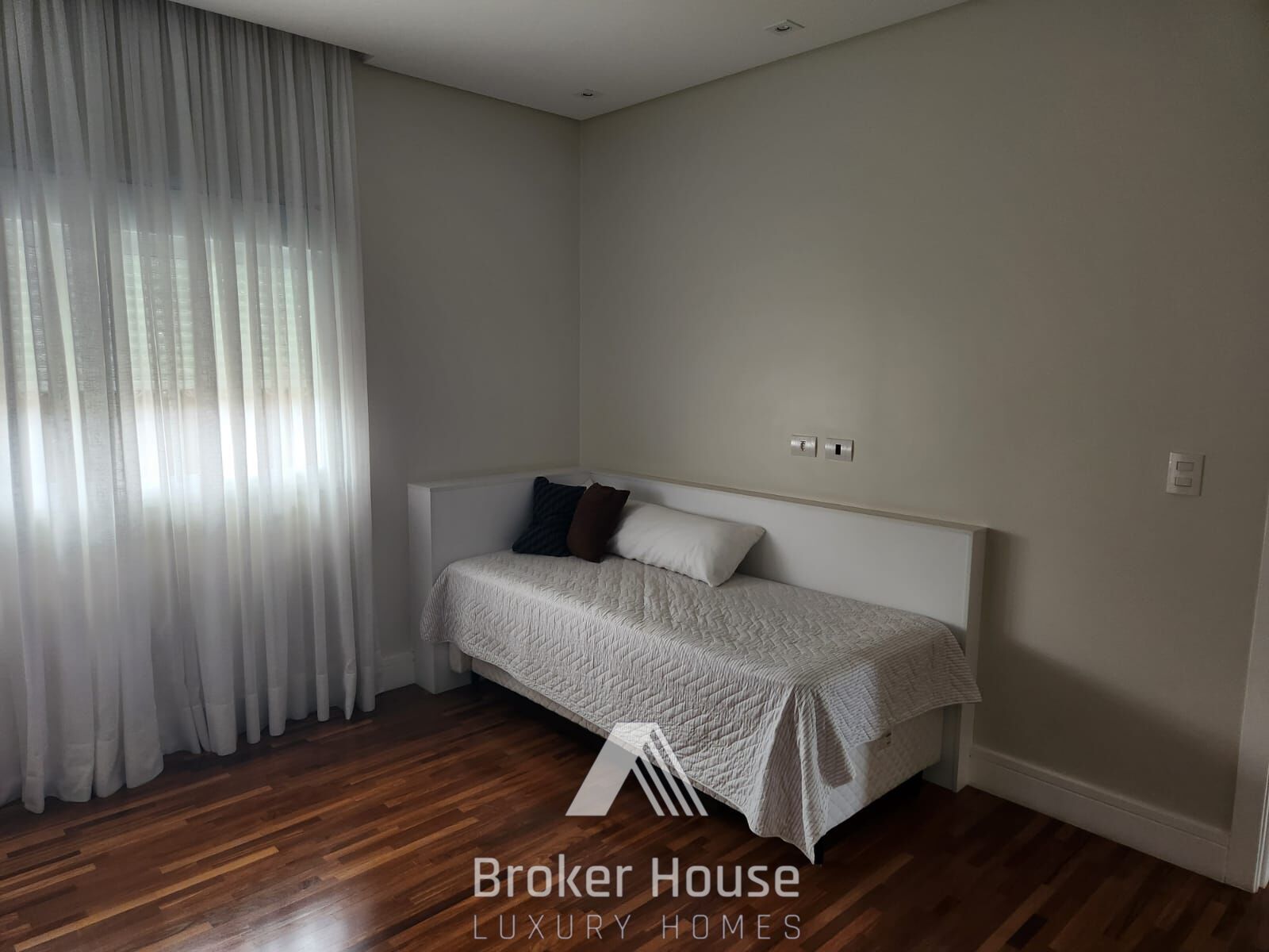 Casa à venda com 3 quartos, 350m² - Foto 23