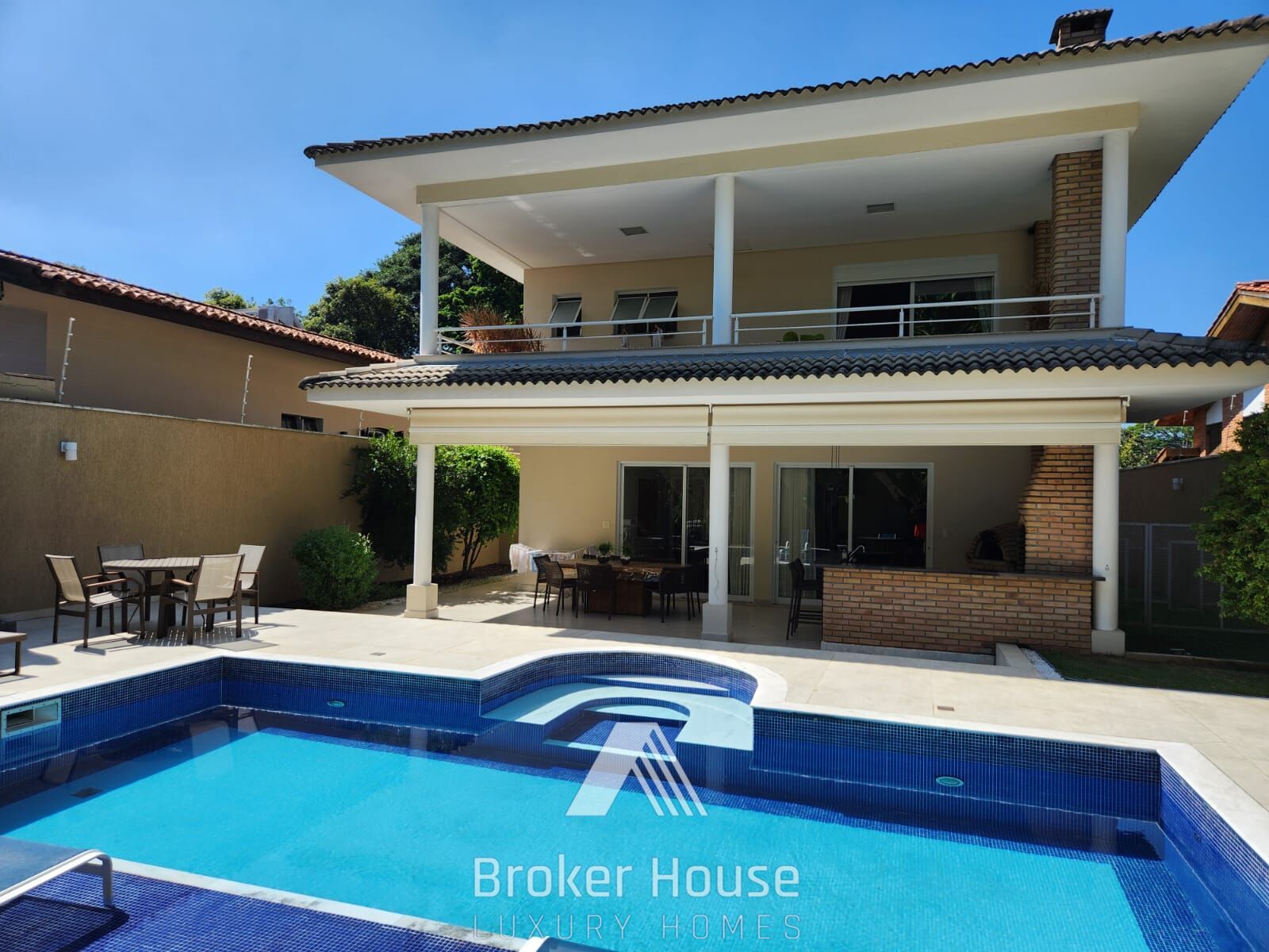 Casa à venda com 3 quartos, 350m² - Foto 2