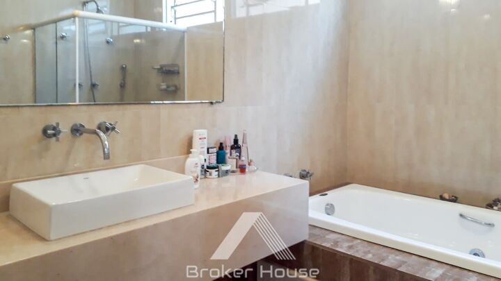 Casa à venda com 4 quartos, 329m² - Foto 13