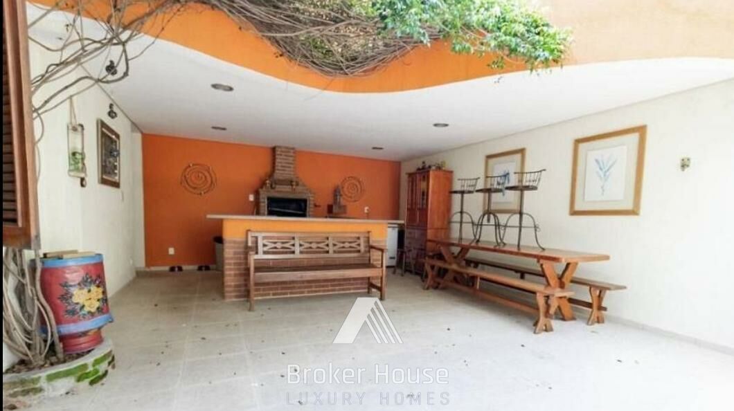 Casa à venda com 3 quartos, 380m² - Foto 1