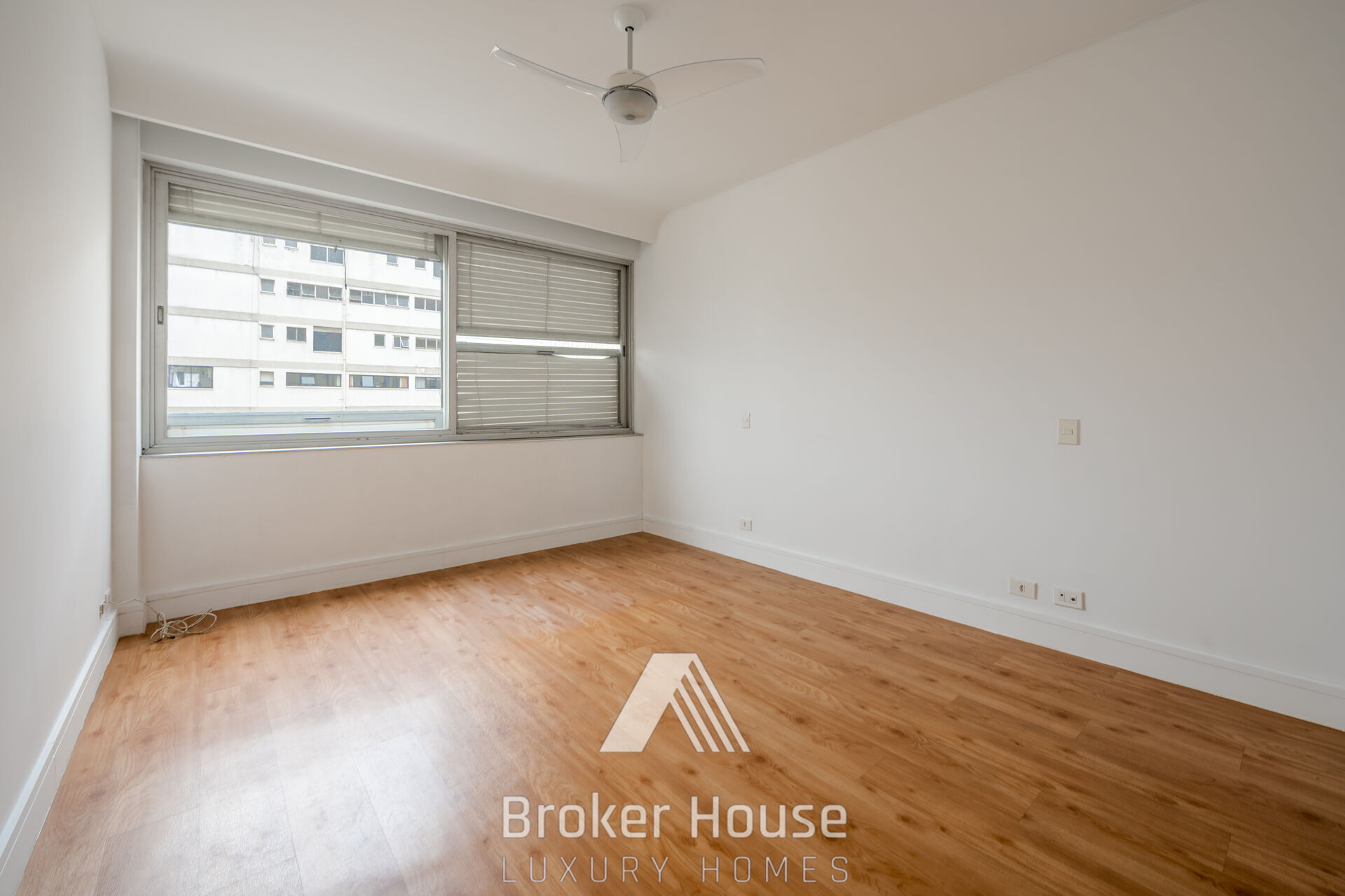 Apartamento à venda com 3 quartos, 240m² - Foto 10