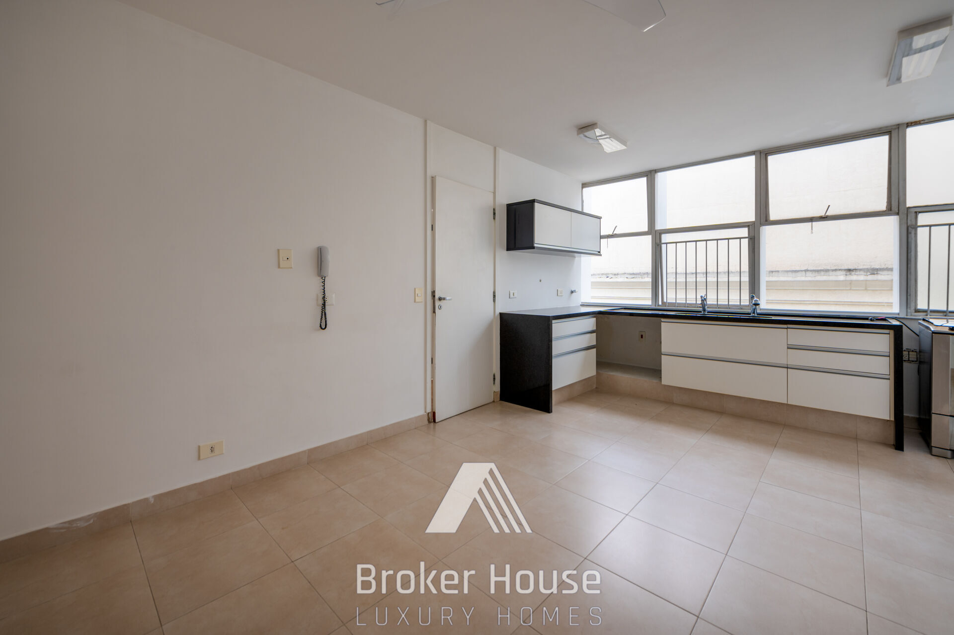 Apartamento à venda com 3 quartos, 240m² - Foto 18