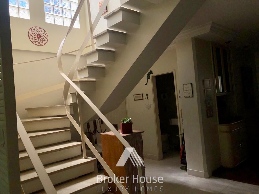 Casa à venda com 4 quartos, 300m² - Foto 4