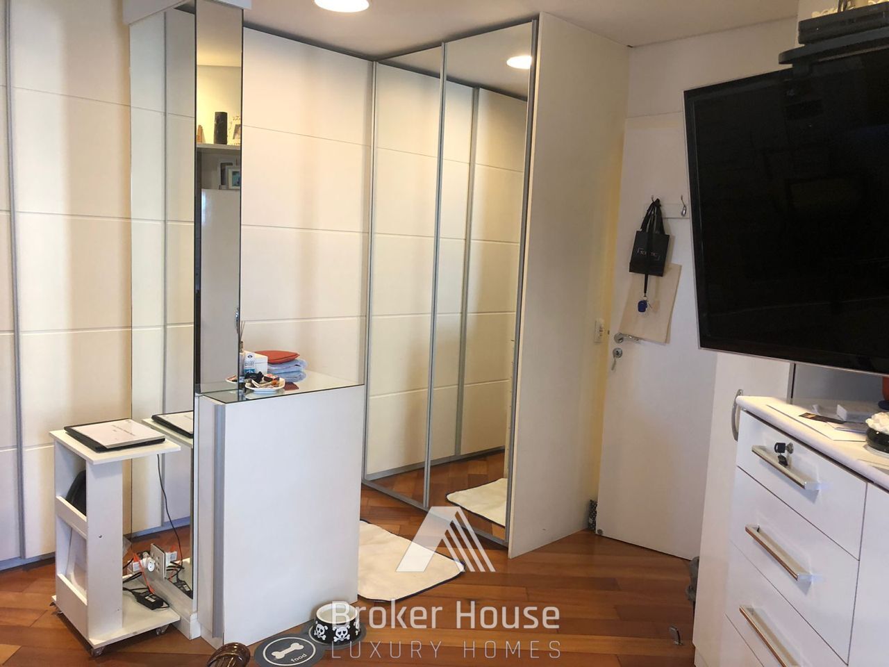 Apartamento à venda com 3 quartos, 200m² - Foto 16