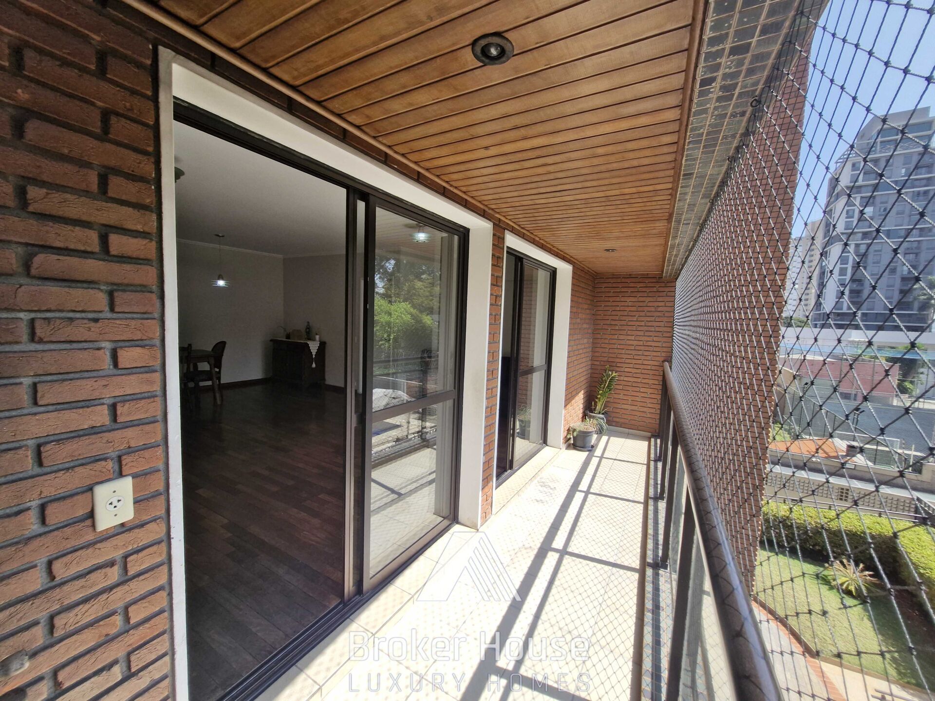 Apartamento à venda com 3 quartos, 128m² - Foto 5