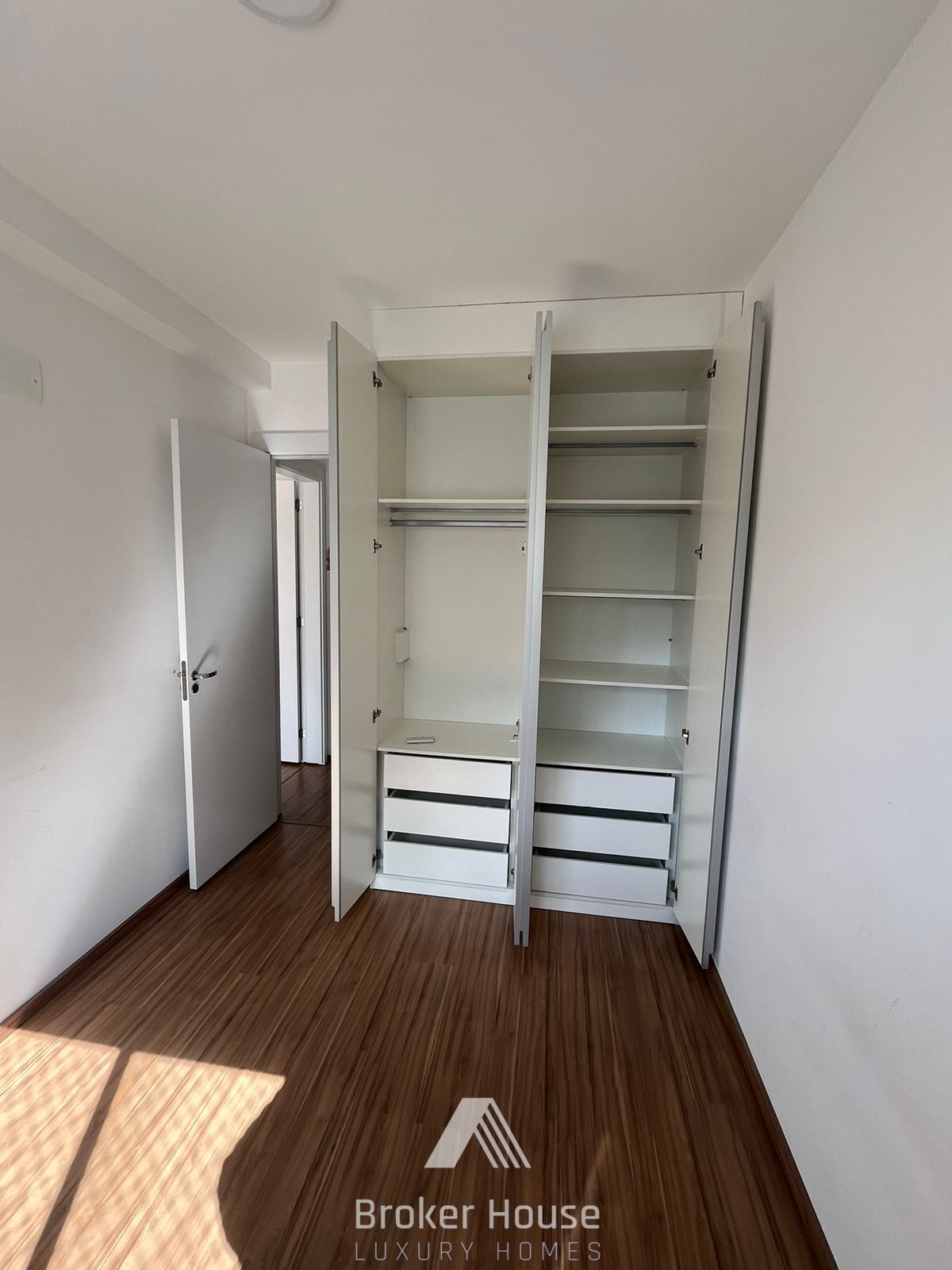 Apartamento à venda com 2 quartos, 61m² - Foto 17