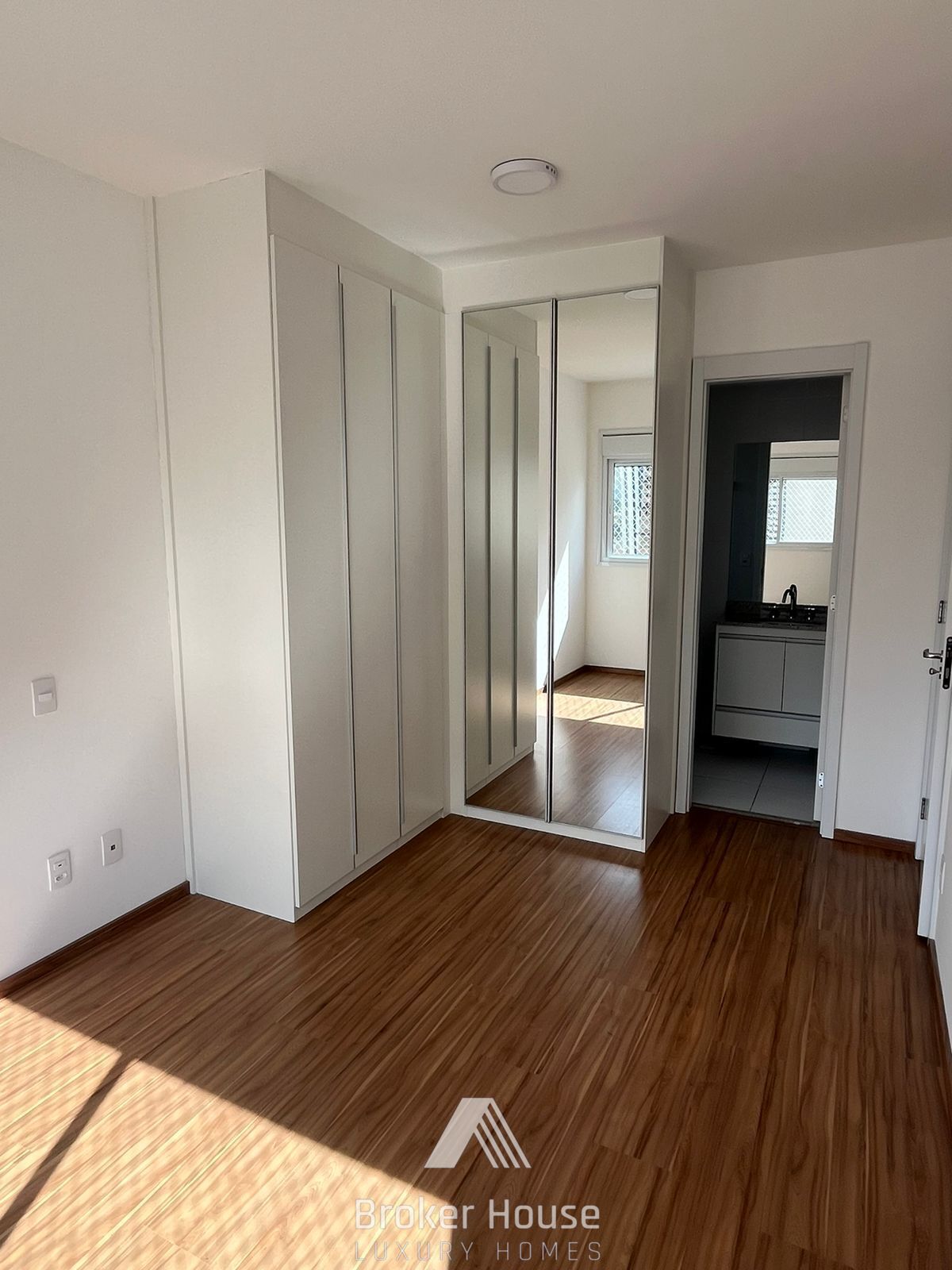 Apartamento à venda com 2 quartos, 61m² - Foto 13