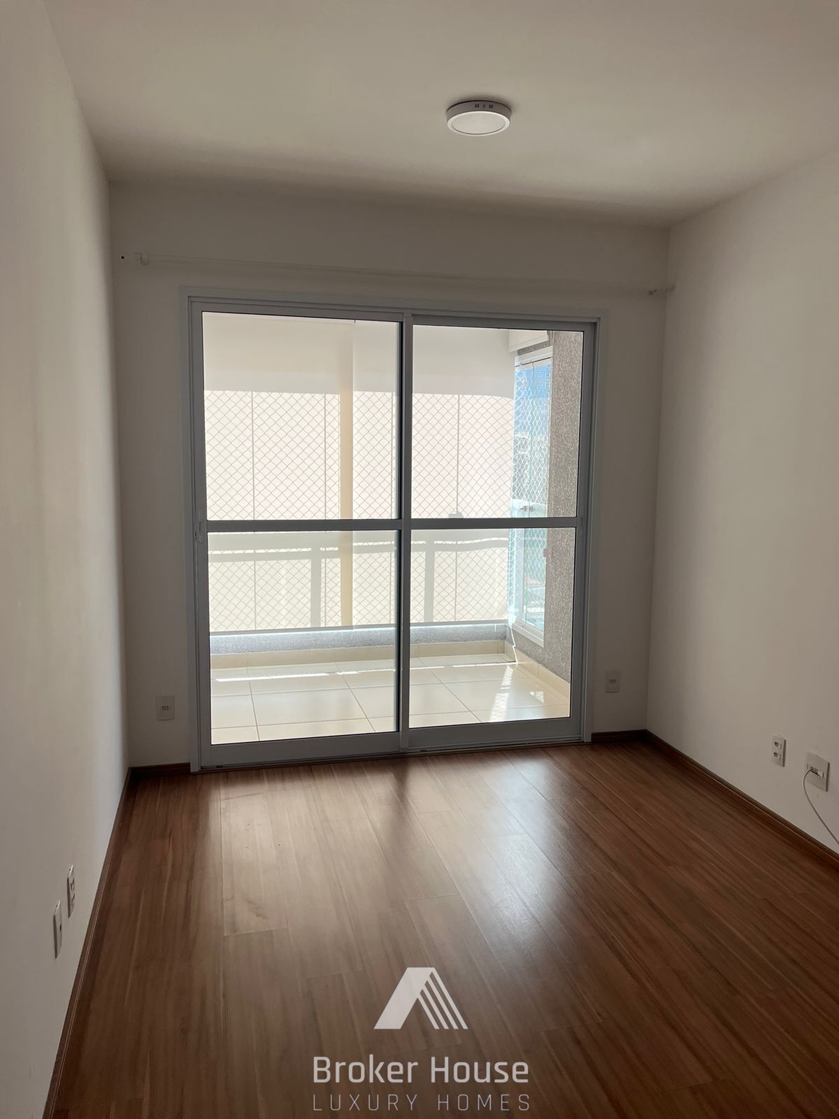 Apartamento à venda com 2 quartos, 61m² - Foto 2