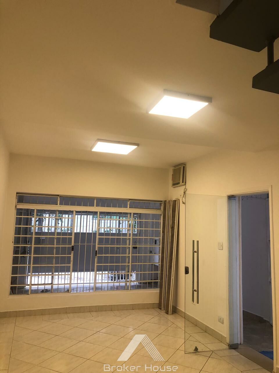 Casa à venda com 3 quartos, 120m² - Foto 2