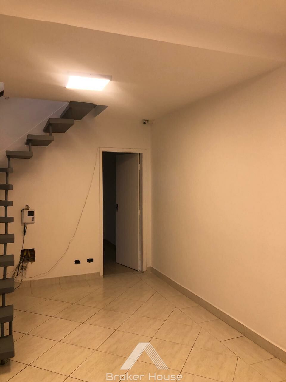 Casa à venda com 3 quartos, 120m² - Foto 1