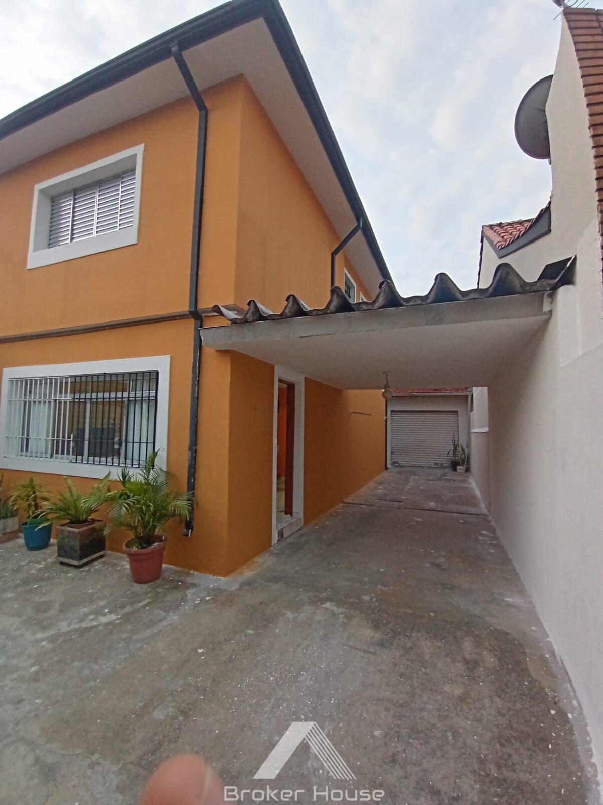 Casa à venda com 2 quartos, 140m² - Foto 1